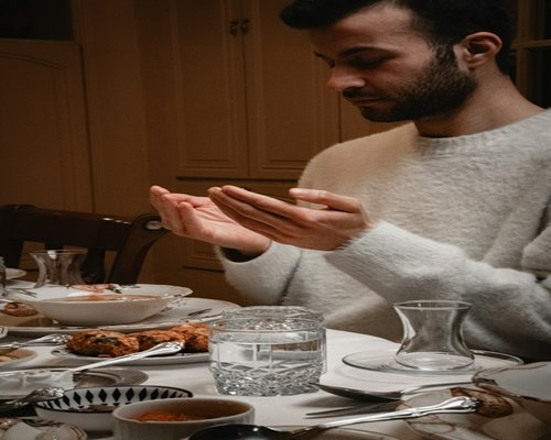 calm dinner at home